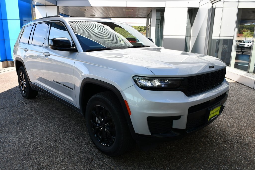 2024 Jeep Grand Cherokee Altitude photo 10