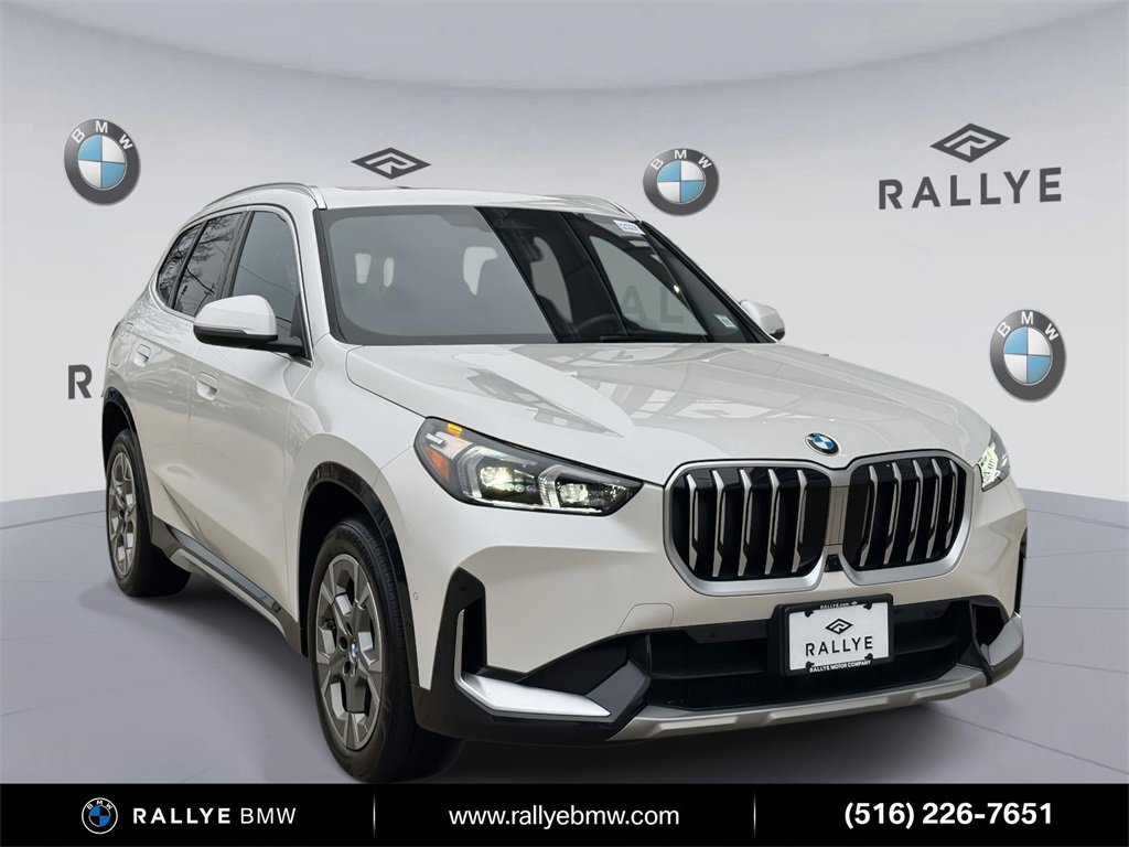 2025 BMW X1 28i's photo