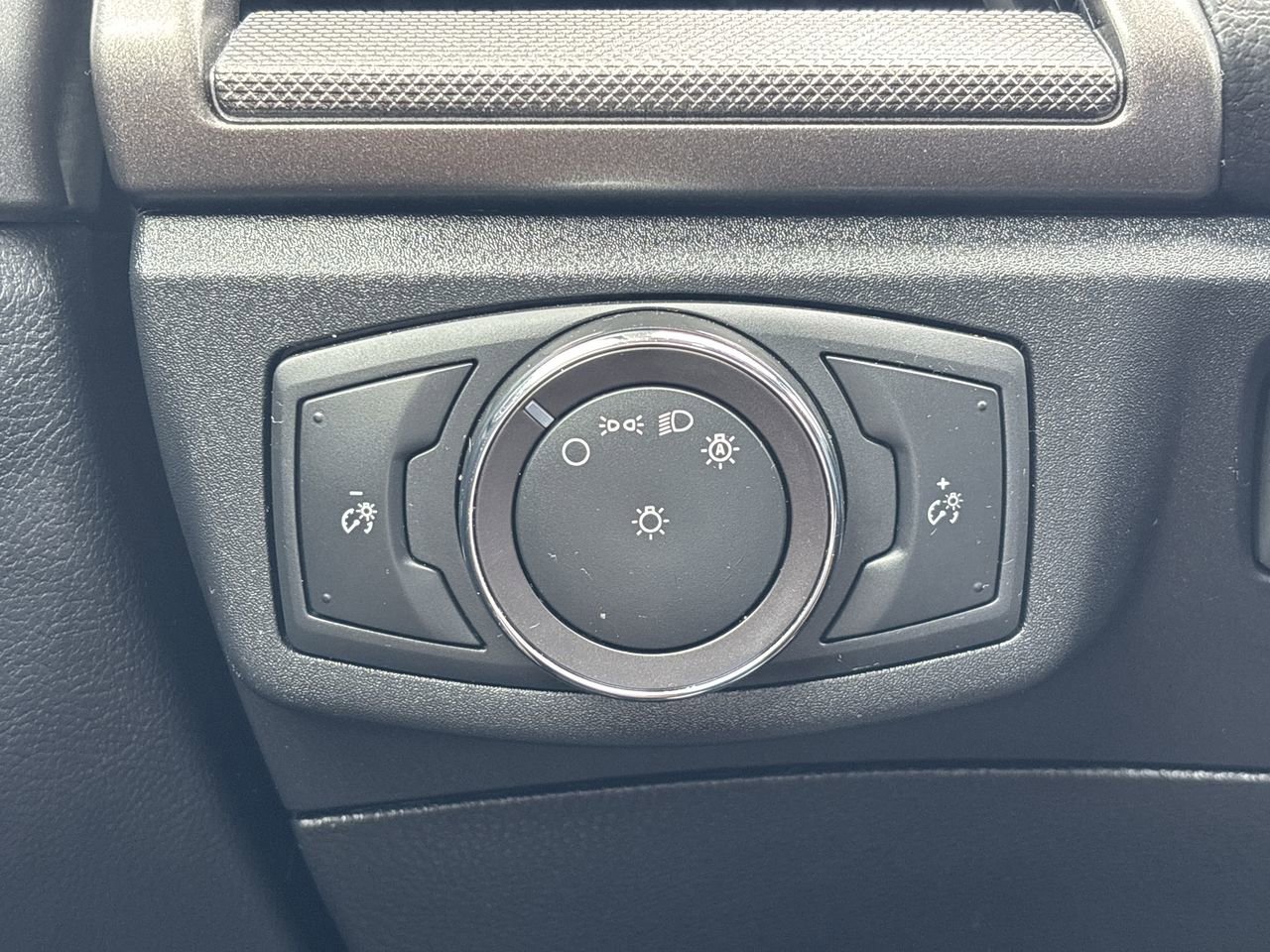 2019 Ford Fusion Hybrid SE photo 24