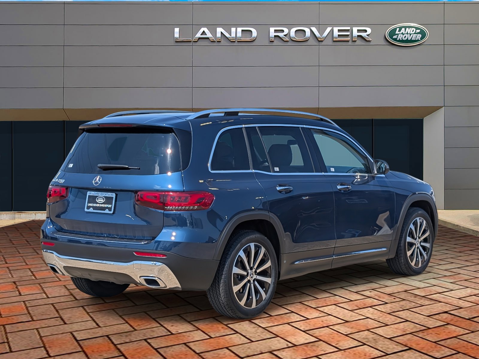 2022 Mercedes Benz GLB 250 photo 4