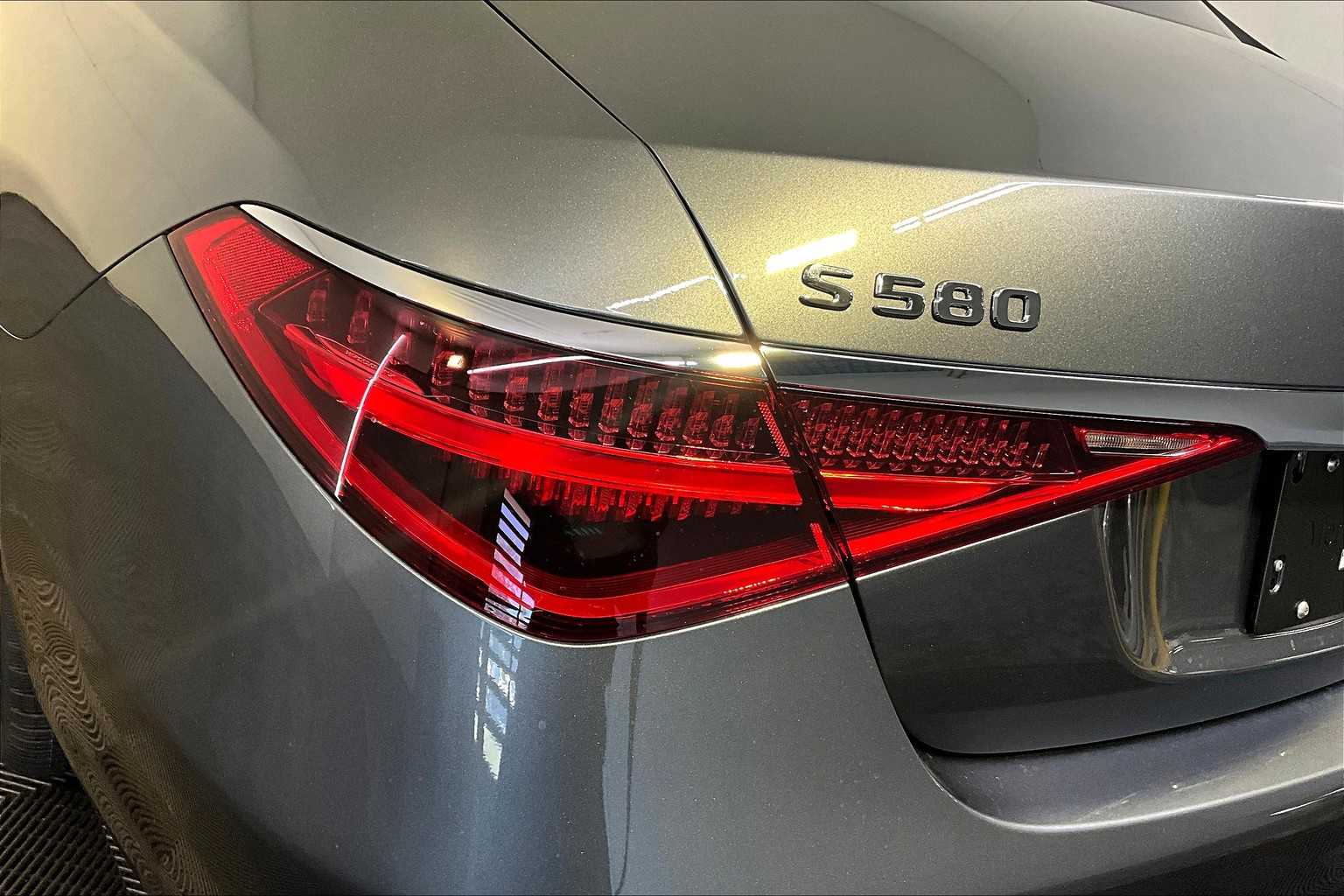 2026 Mercedes Benz S 580 4MATIC photo 2