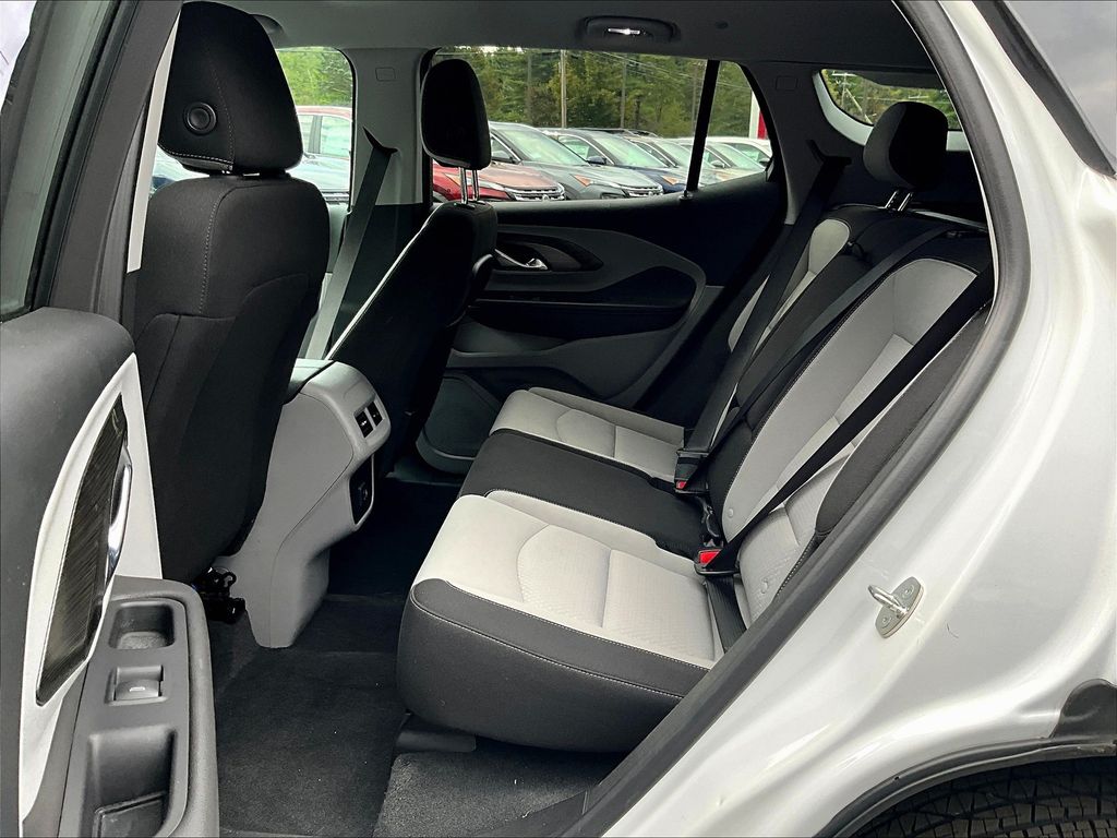 2023 Gmc Terrain SLE photo 22