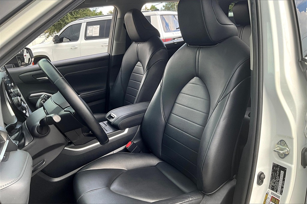 2020 Toyota Highlander XLE photo 19