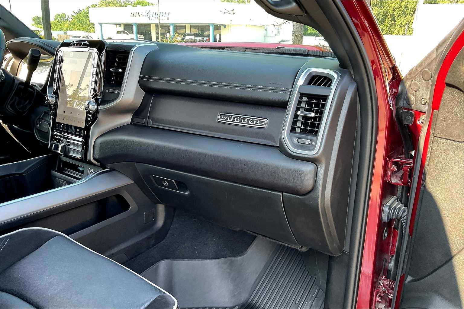 2024 Ram 3500 Laramie photo 17