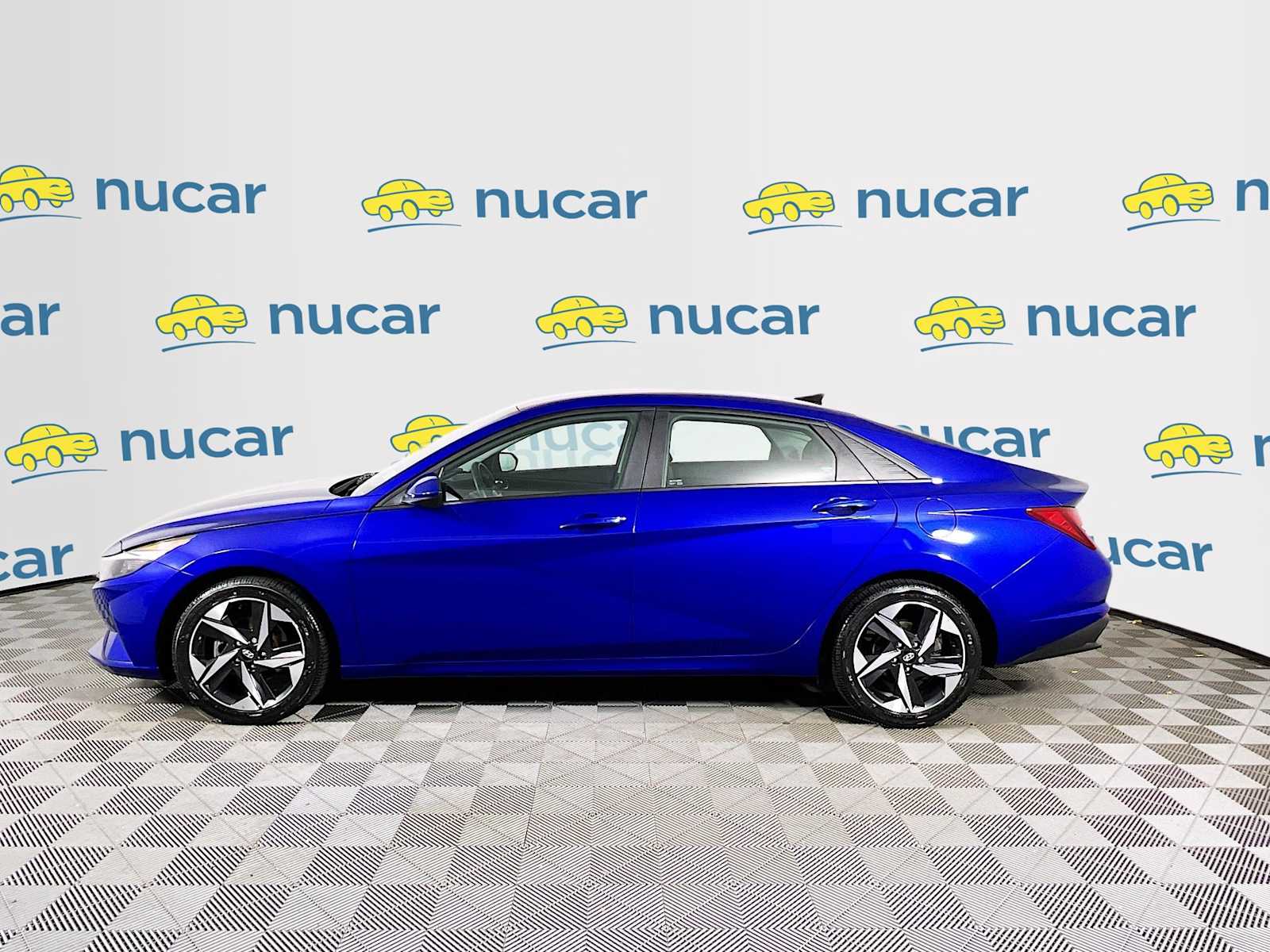 2023 Hyundai Elantra SEL photo 4