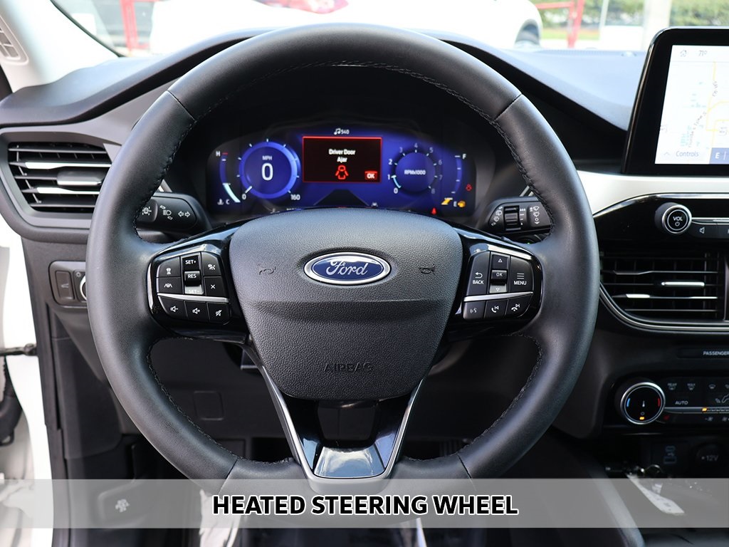 2022 Ford Escape SEL photo 9