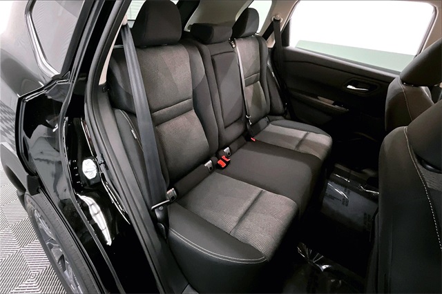 2025 Nissan Rogue SV photo 28