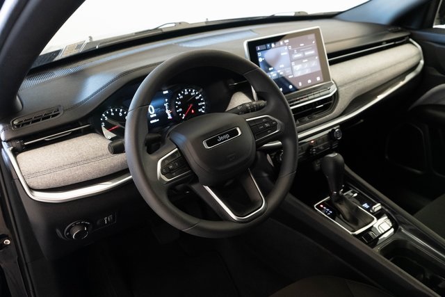 2023 Jeep Compass Sport photo 3