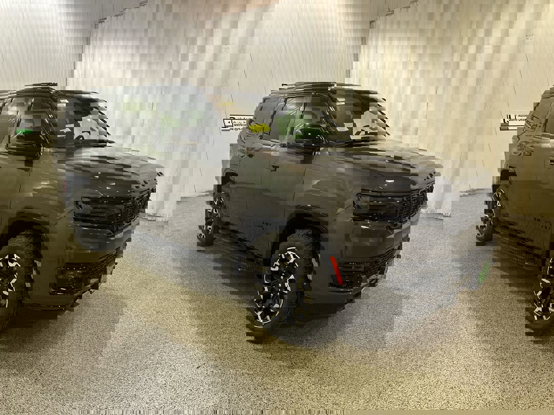 2025 Jeep Wagoneer Series II's photo