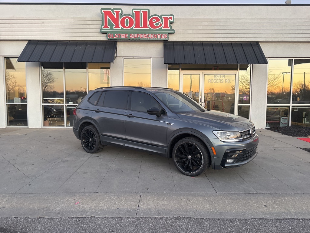 2021 Volkswagen Tiguan SE R-LINE BLACK's photo