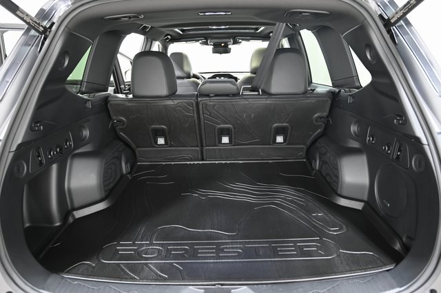 2025 Subaru Forester Touring photo 11