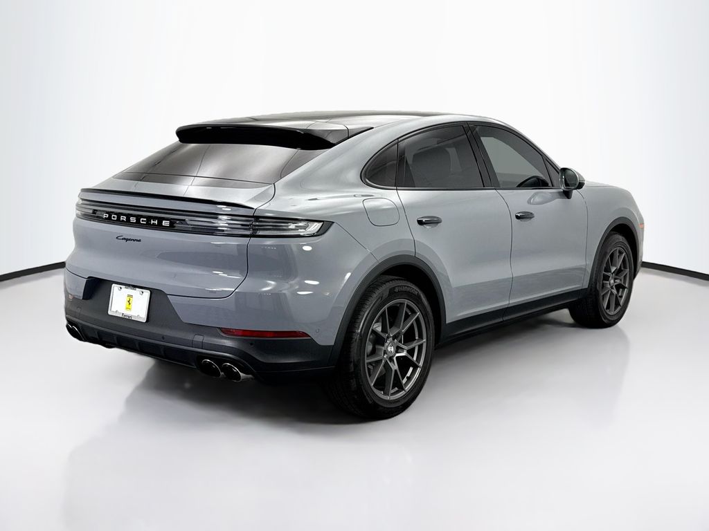 2025 Porsche Cayenne Coupe Base photo 4