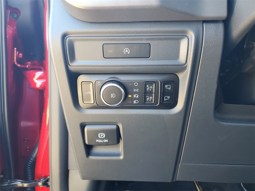 2025 Ford F-150 XLT photo 9