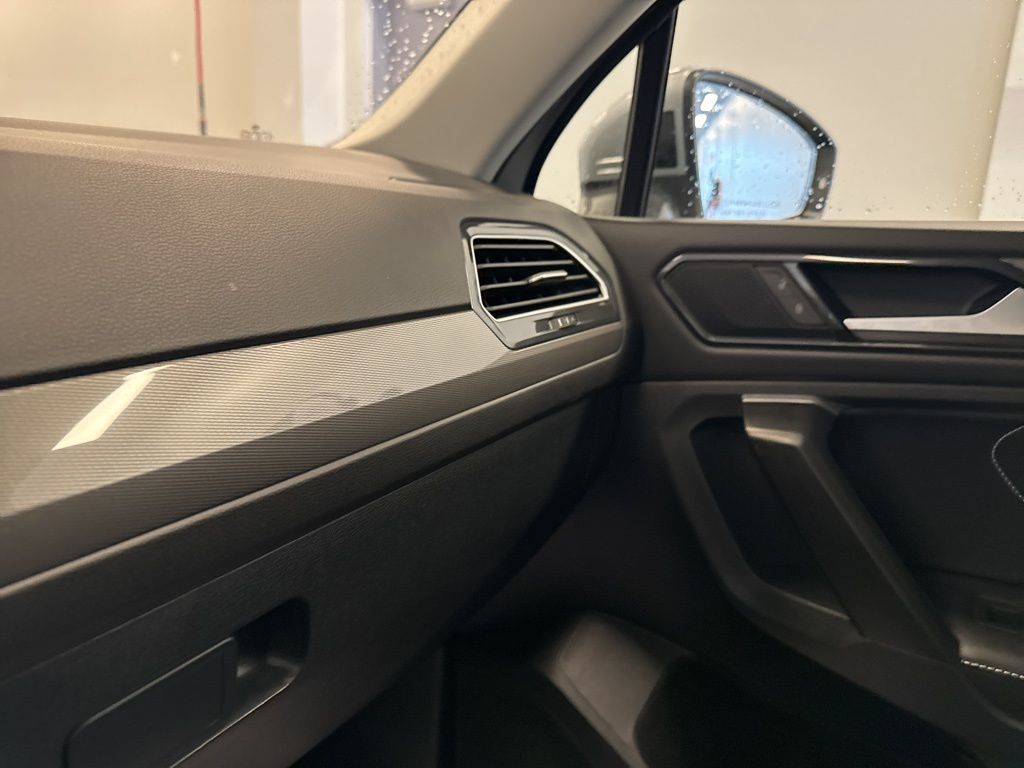 2024 Volkswagen Tiguan SE Wolfsburg Edition photo 22