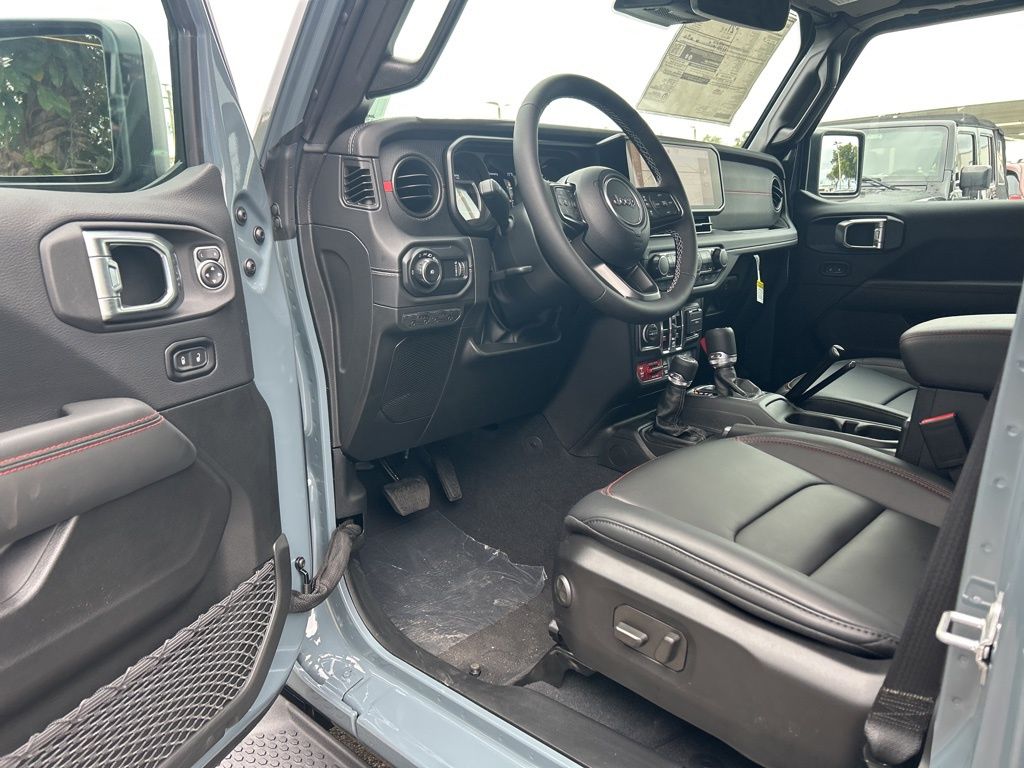 2025 Jeep Wrangler Rubicon photo 9