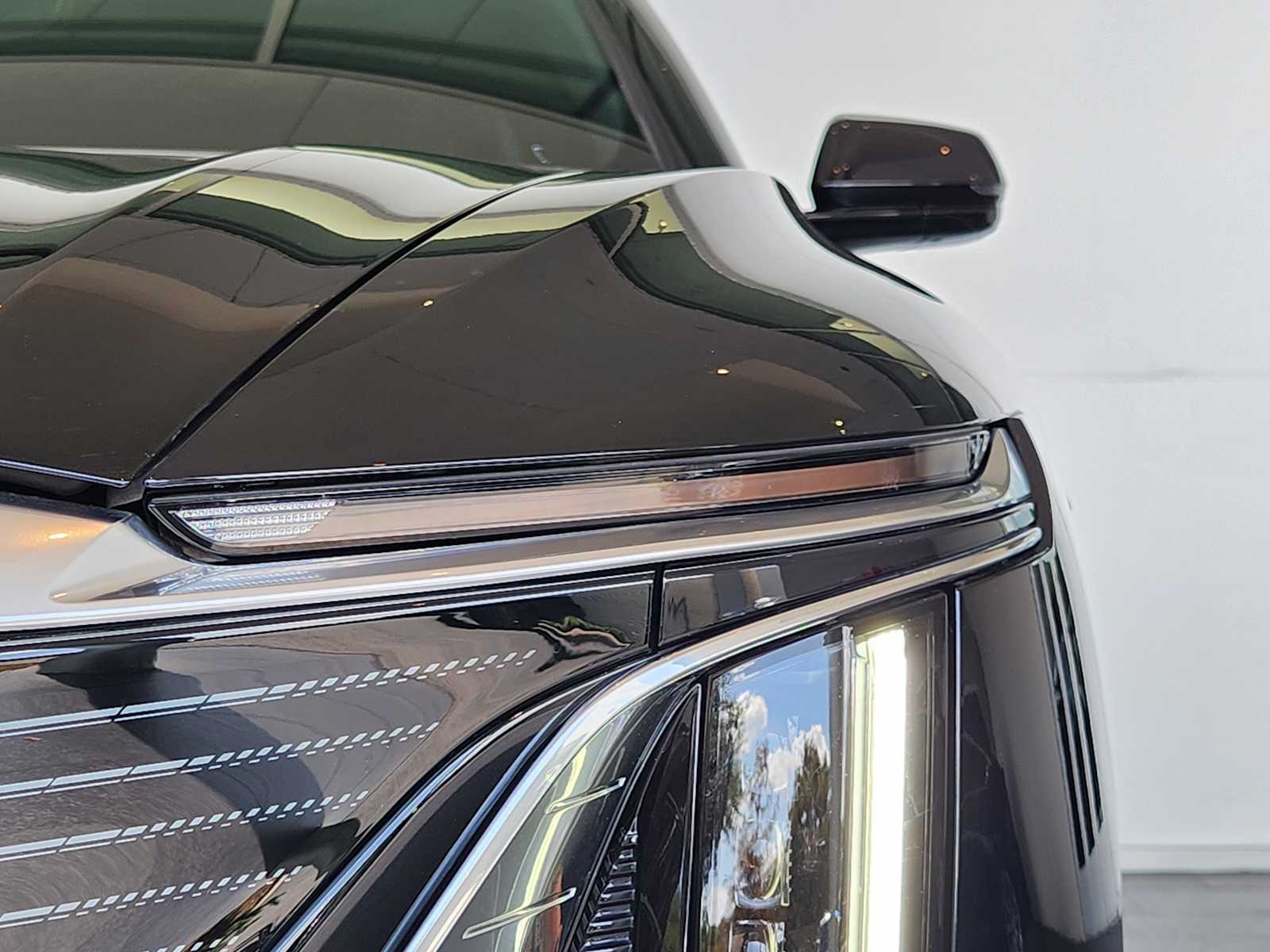 2024 Cadillac Lyriq Luxury photo 6