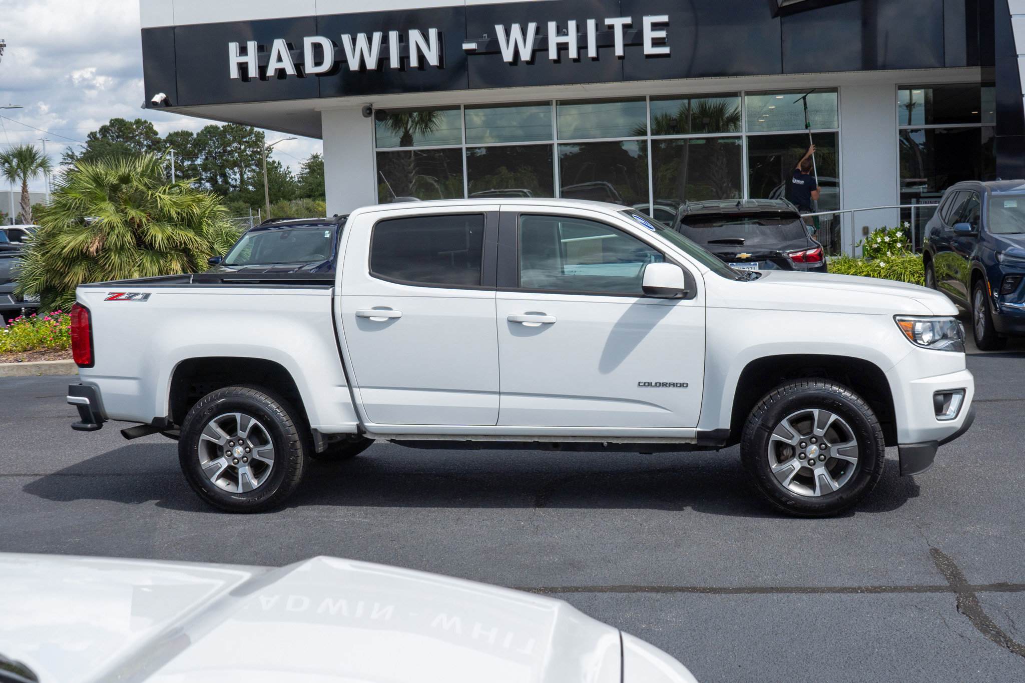 2019 Chevrolet Colorado Z71 photo 2