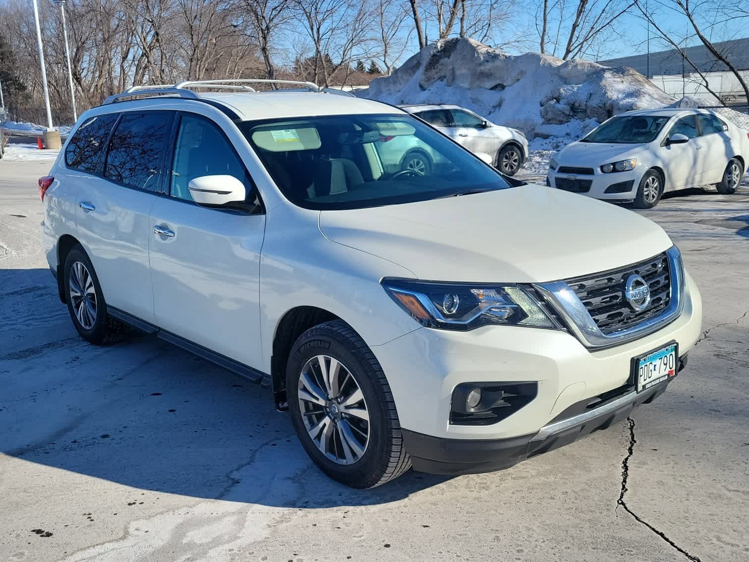 Used 2017 Nissan Pathfinder SV with VIN 5N1DR2MM2HC634125 for sale in Hopkins, MN