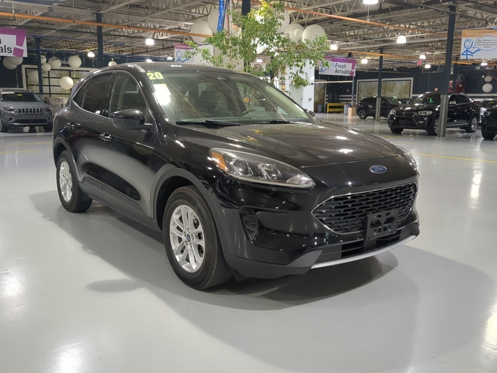 2020 Ford Escape SE photo 2