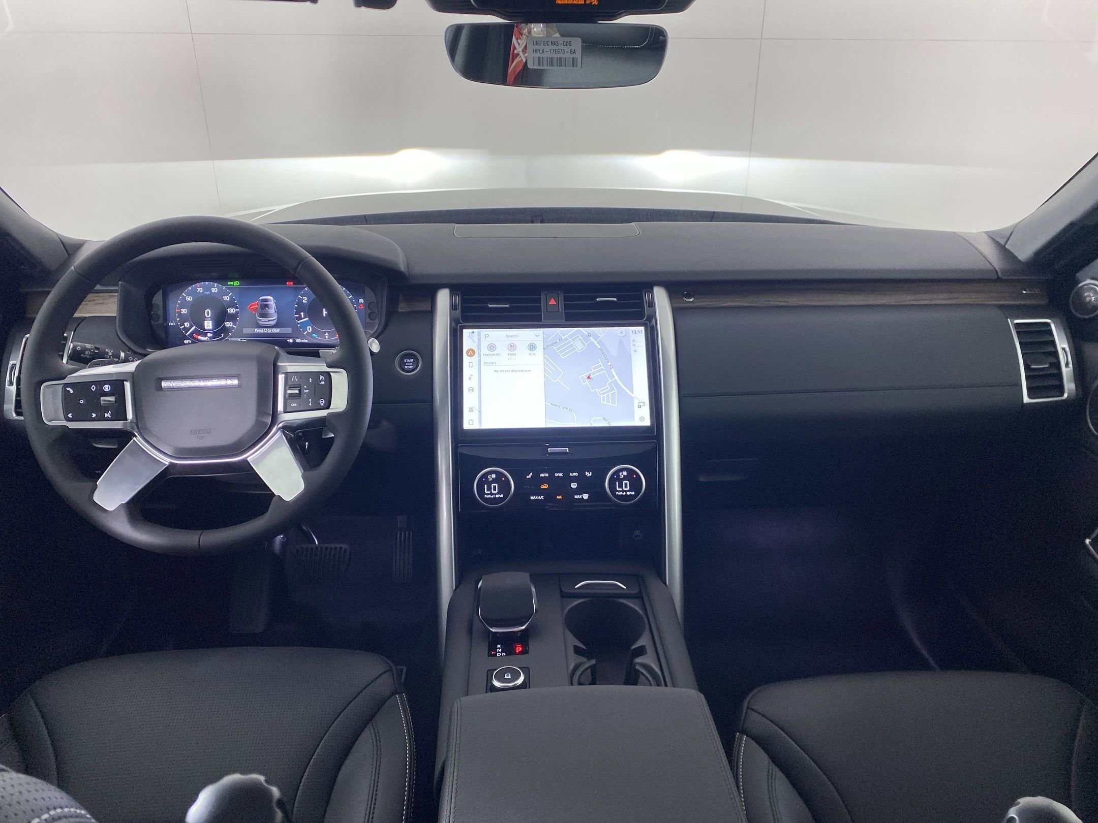 2025 Land Rover Discovery S photo 11