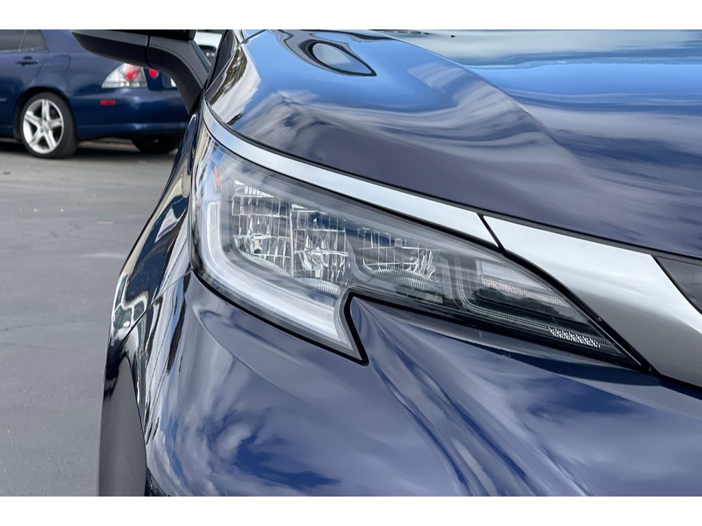 2022 Toyota Sienna XSE photo 38