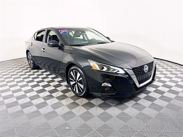 2021 Nissan Altima SL's photo