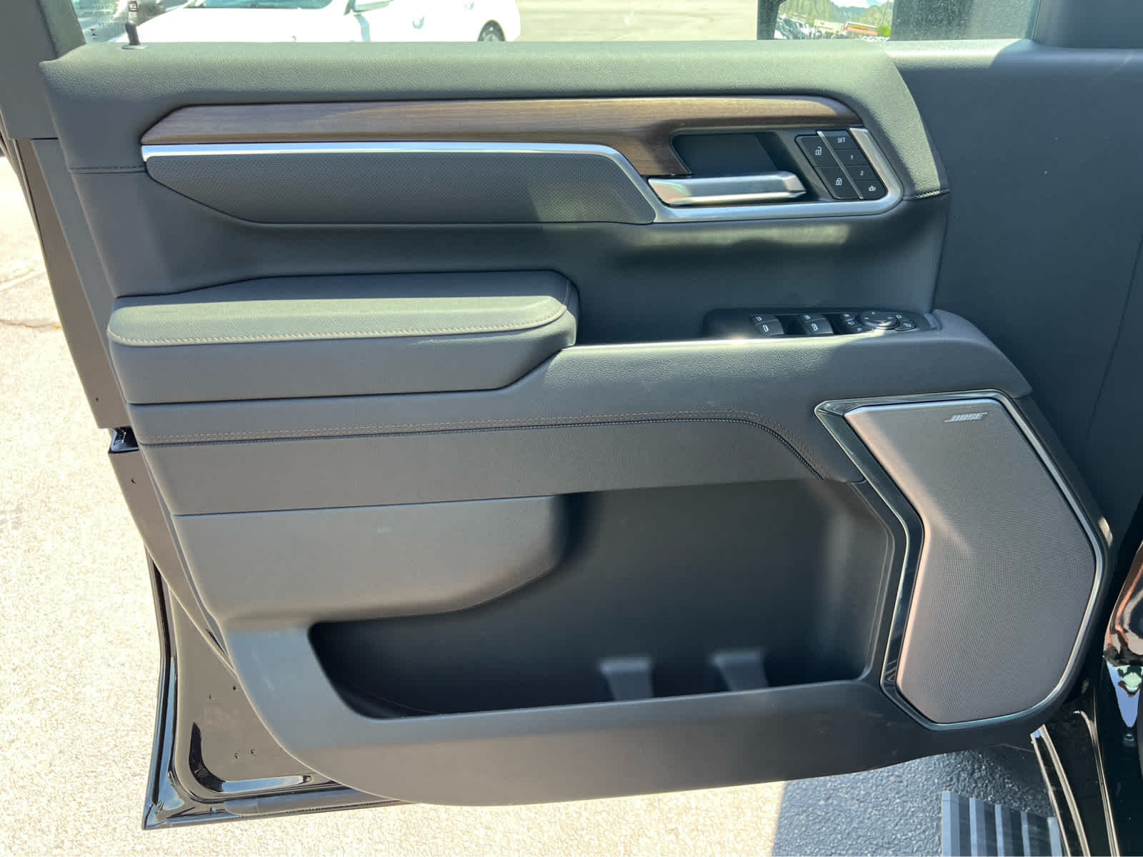 2025 Chevrolet Silverado 2500HD High Country photo 14