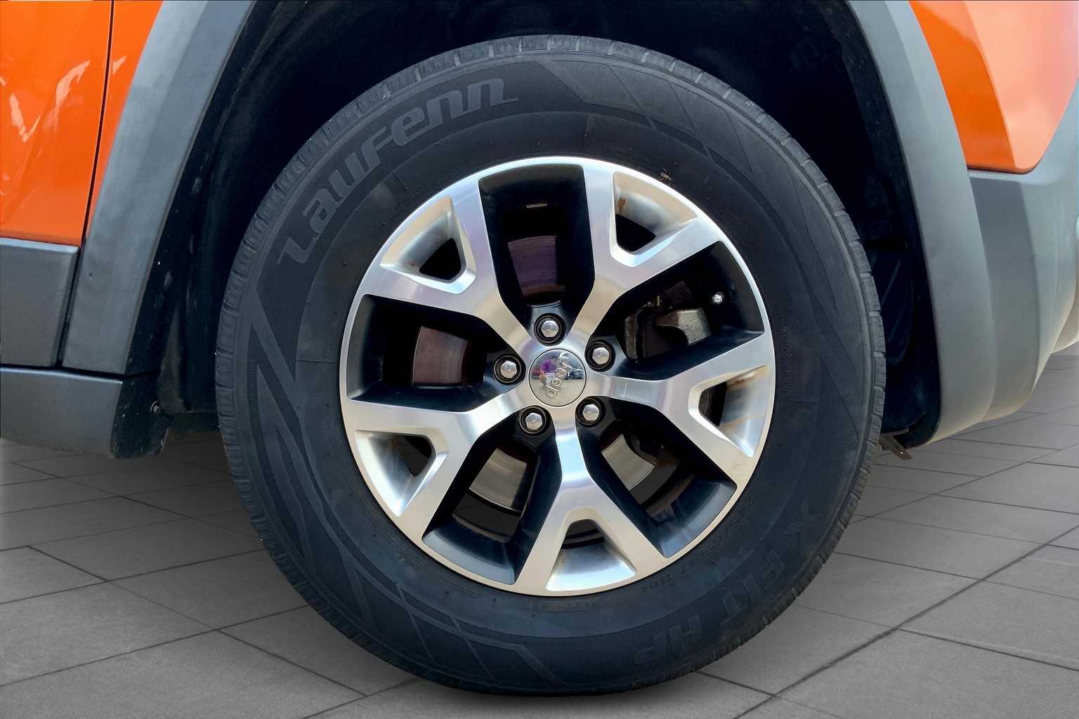 2014 Jeep Cherokee Trailhawk photo 8