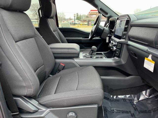 2025 Ford F-150 XLT photo 13