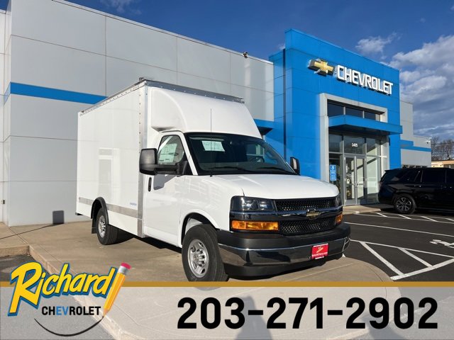 2024 Chevrolet Express Cutaway Base's photo