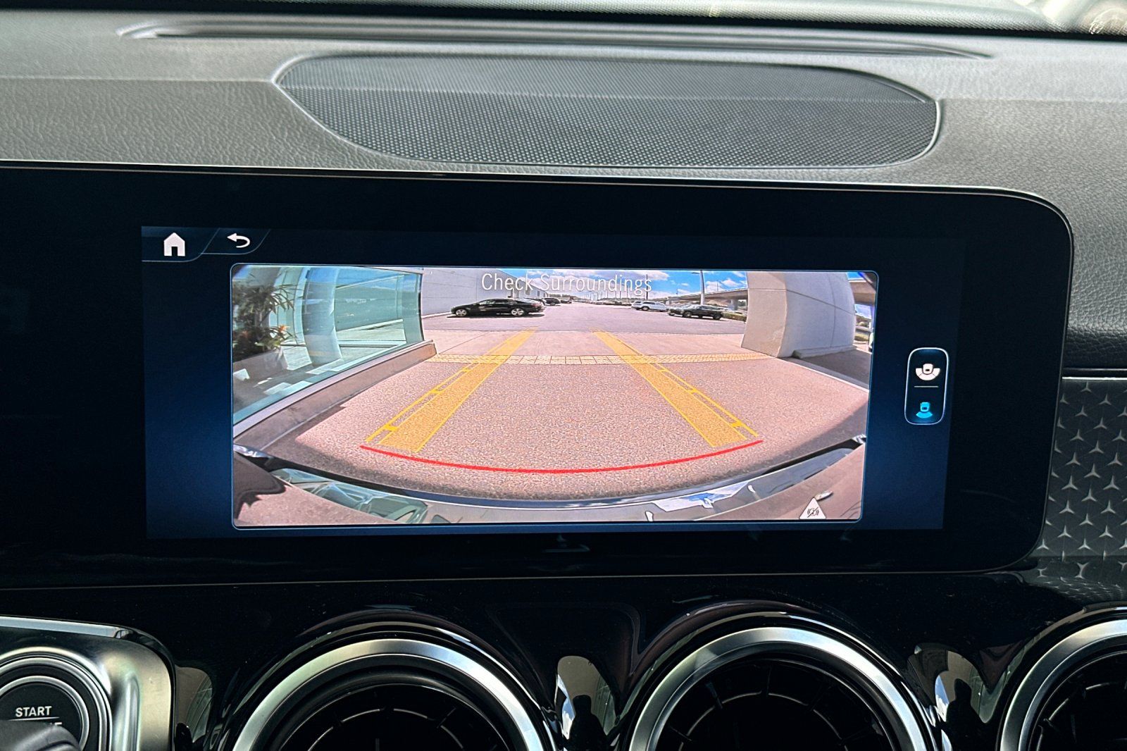2025 Mercedes Benz GLB 250 photo 12