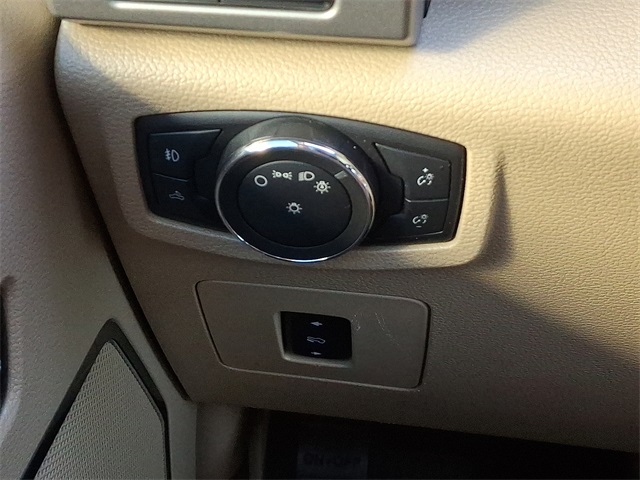 2015 Ford F-150 Lariat photo 23