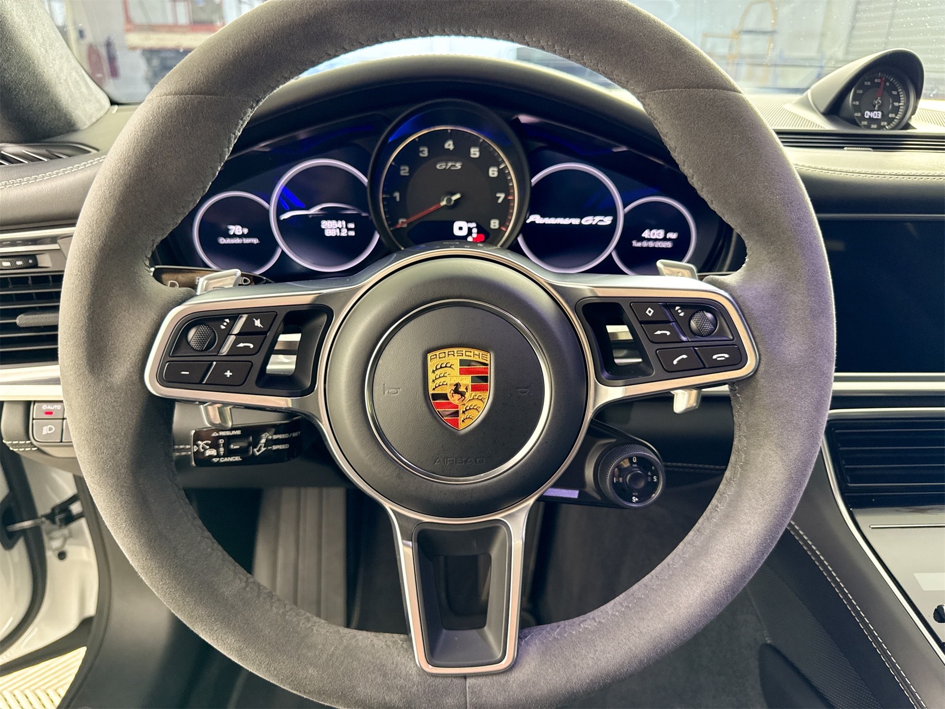 2019 Porsche Panamera GTS photo 10
