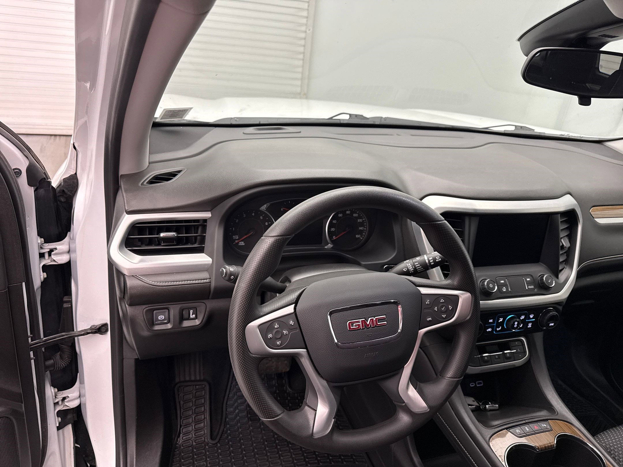 2021 Gmc Acadia SLE photo 4