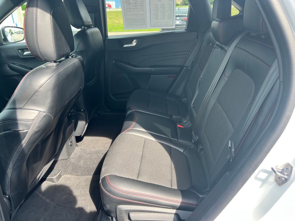 2024 Ford Escape Hybrid ST-Line Select photo 17