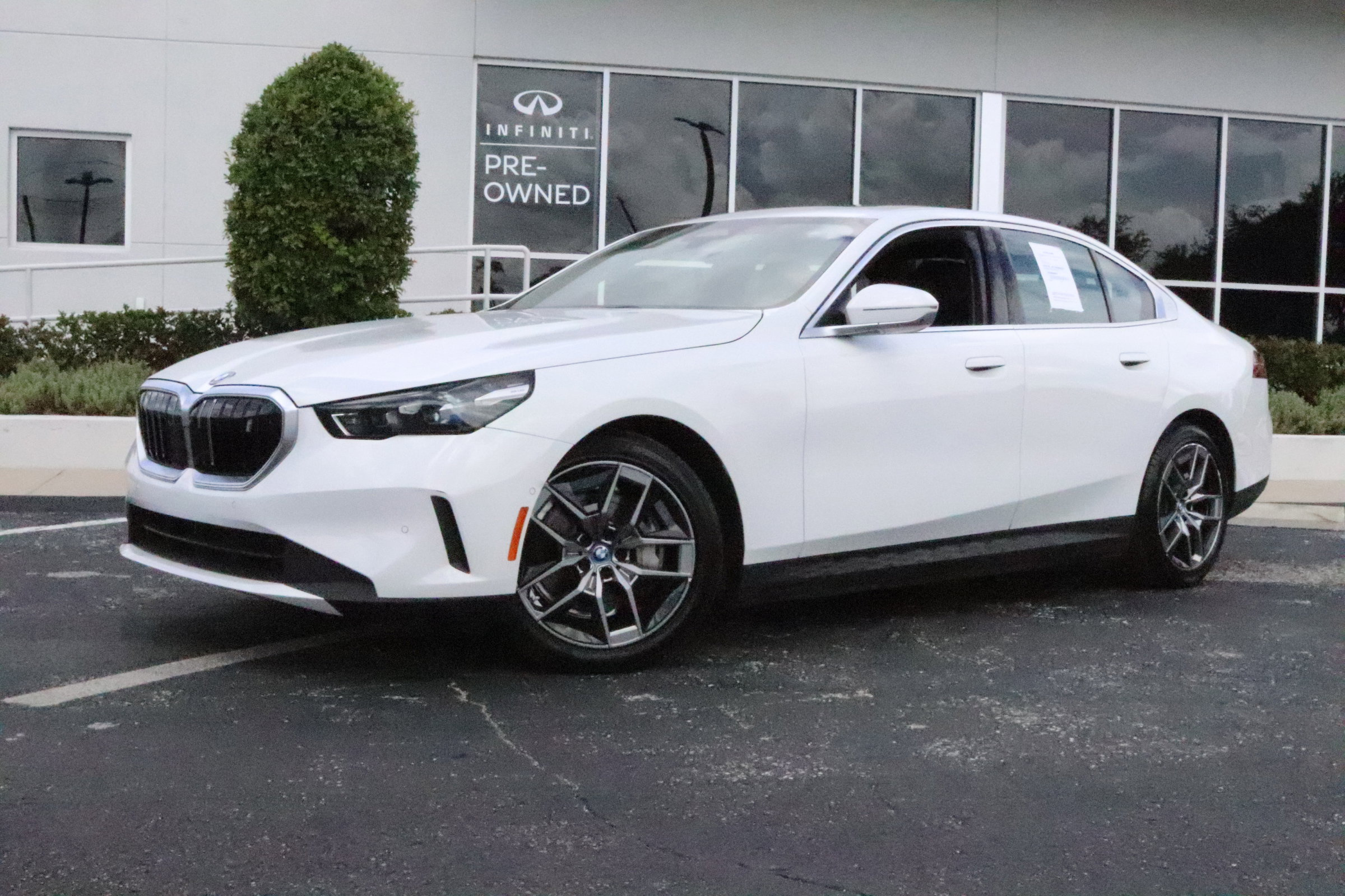 2024 BMW i5