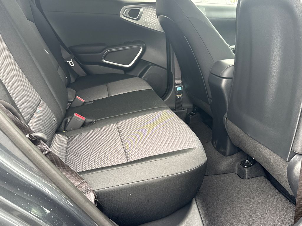 2025 Kia Soul LX photo 7