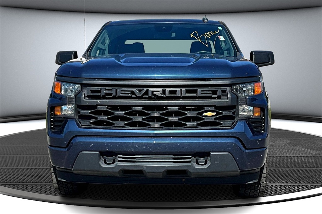 2022 Chevrolet Silverado 1500 Custom photo 2