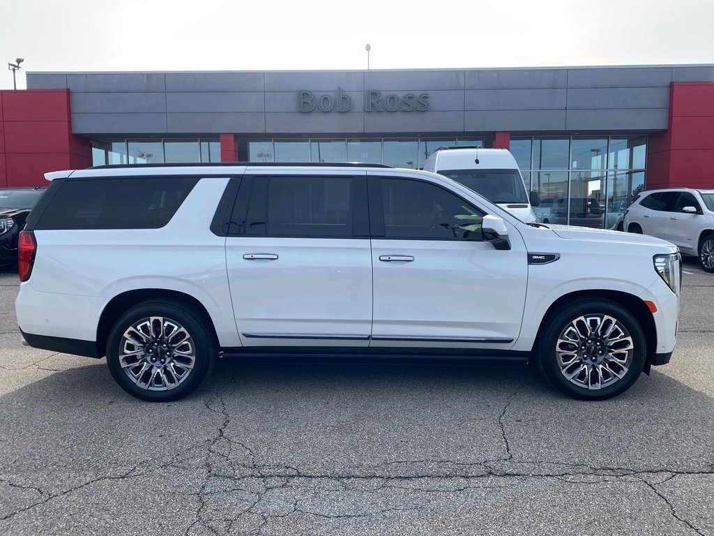 2024 GMC Yukon XL Denali Ultimate's photo