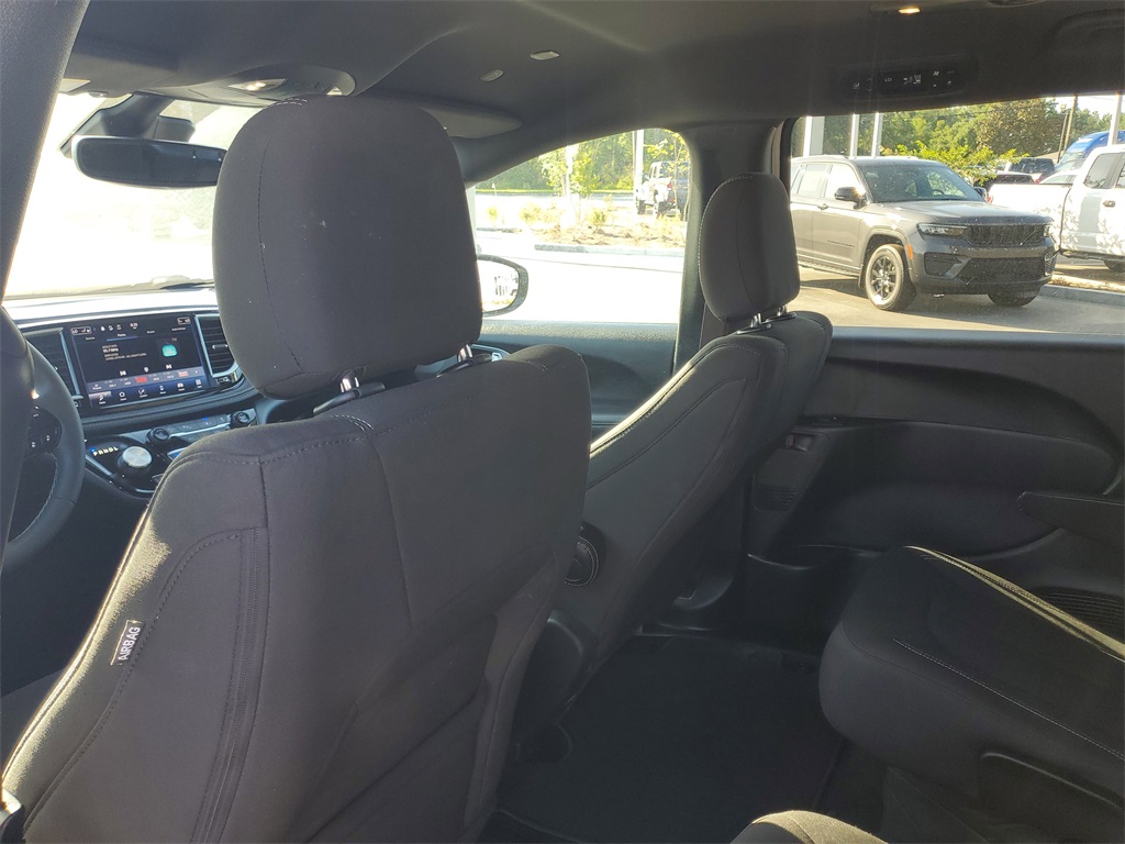 2024 Chrysler Pacifica Touring photo 29