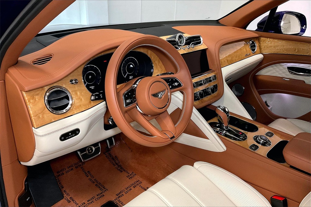2024 Bentley Bentayga Azure photo 7