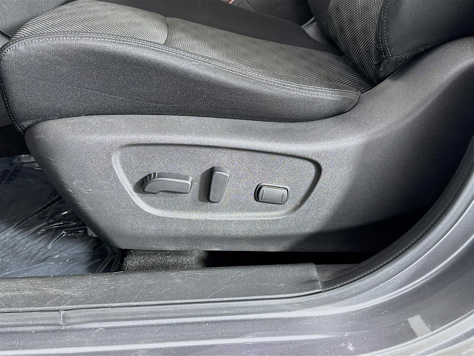 2020 Nissan Rogue Sport SV photo 19