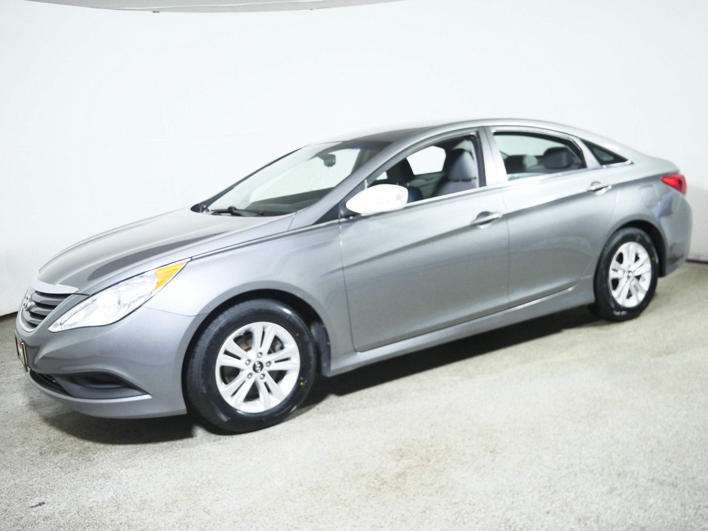 2014 Hyundai Sonata GLS photo 3