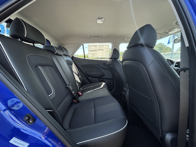 2025 Hyundai Venue Limited photo 4