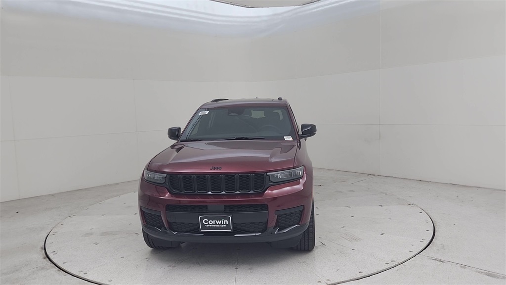 2025 Jeep Grand Cherokee Laredo Altitude X photo 5