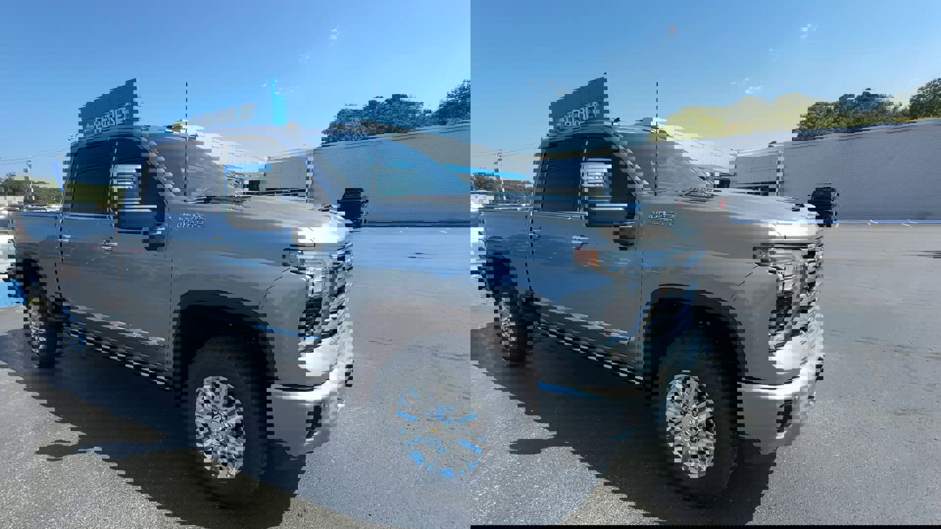 2025 Chevrolet Silverado 2500HD High Country photo 2