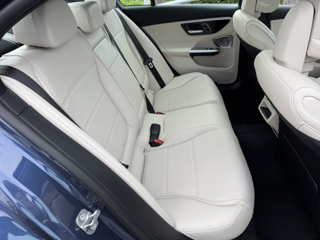 2025 Mercedes Benz C 300 photo 4