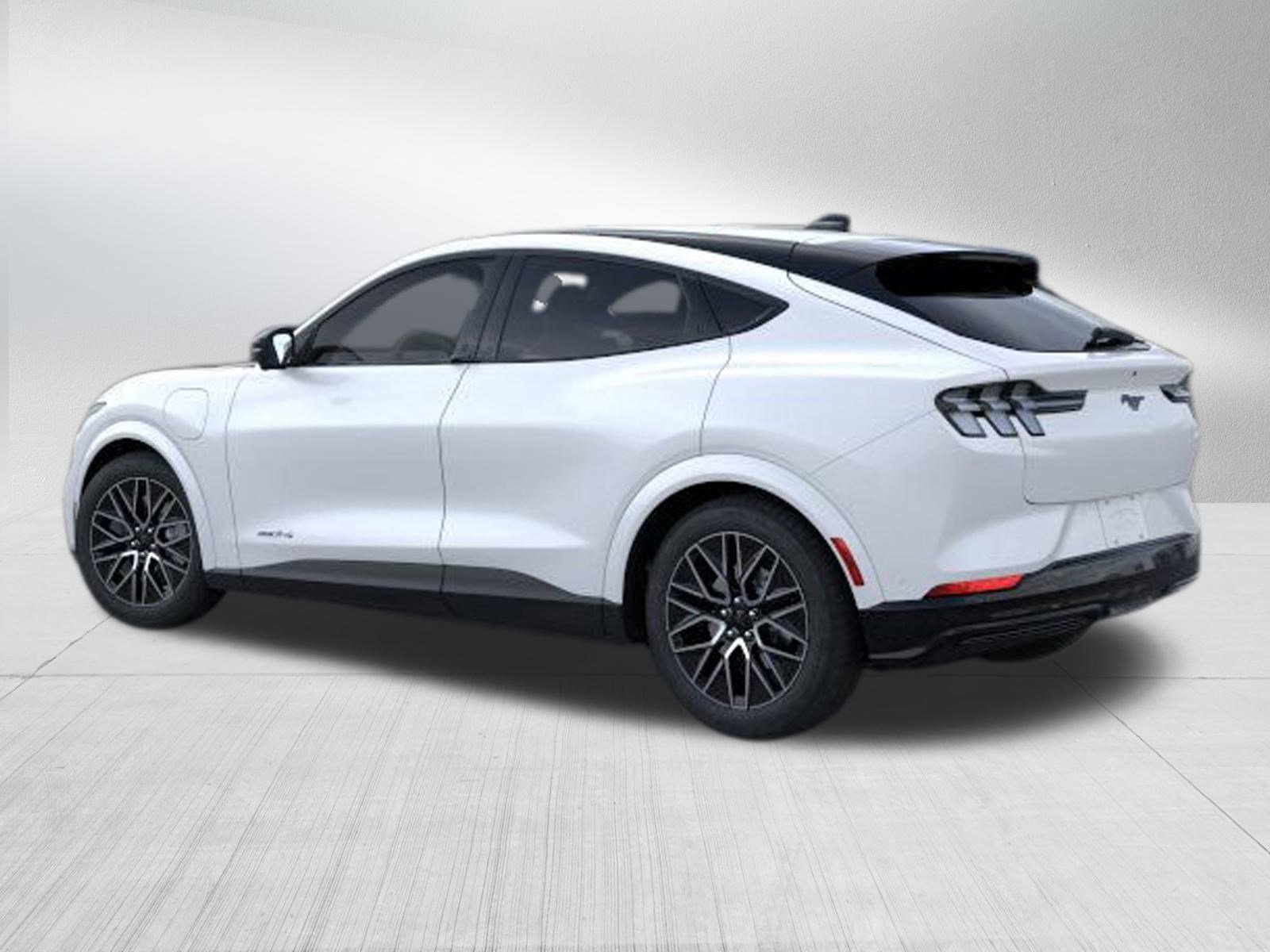 2025 Ford Mustang Mach-E Premium photo 4