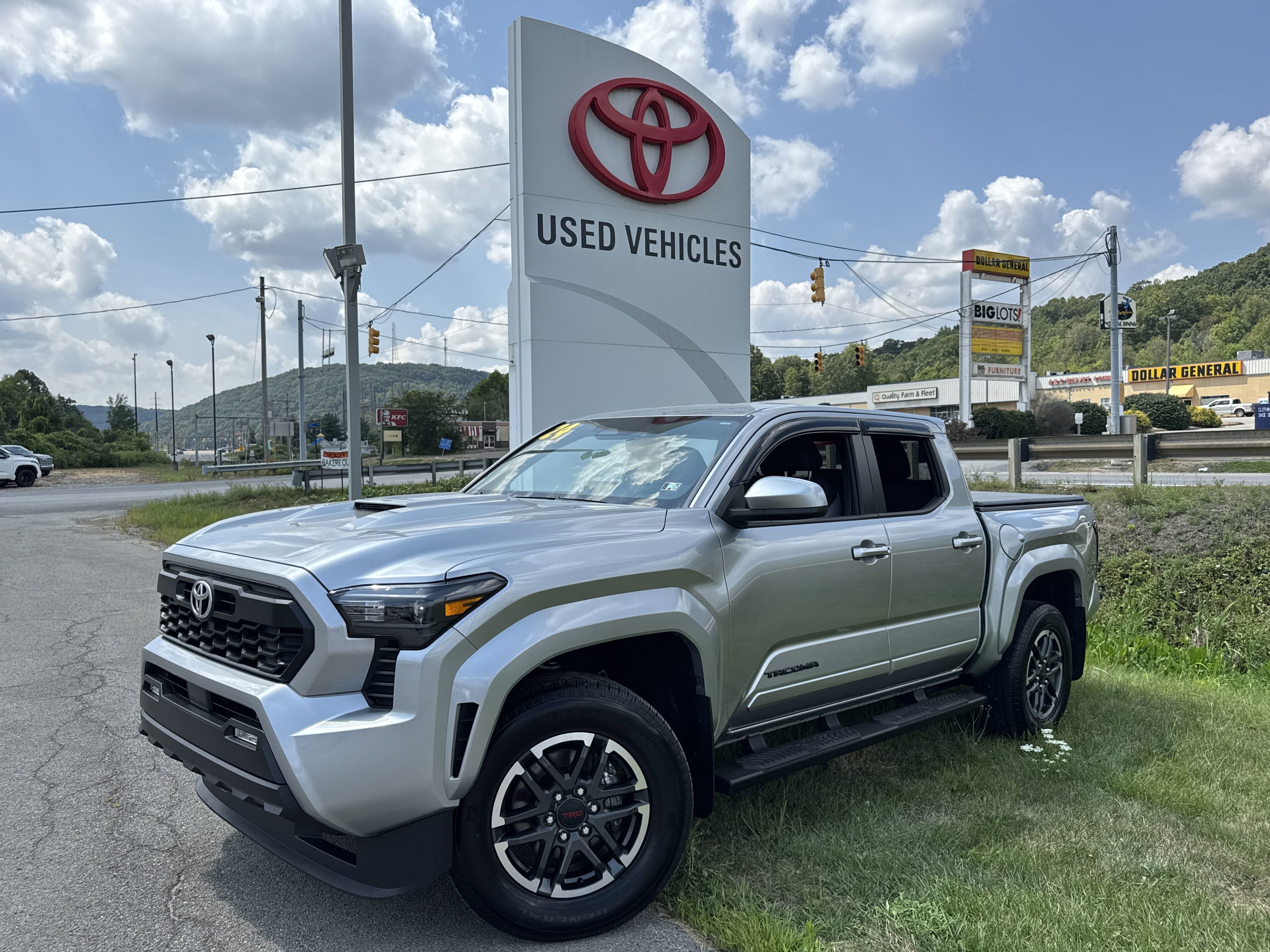 2024 Toyota Tacoma TRD Sport's photo