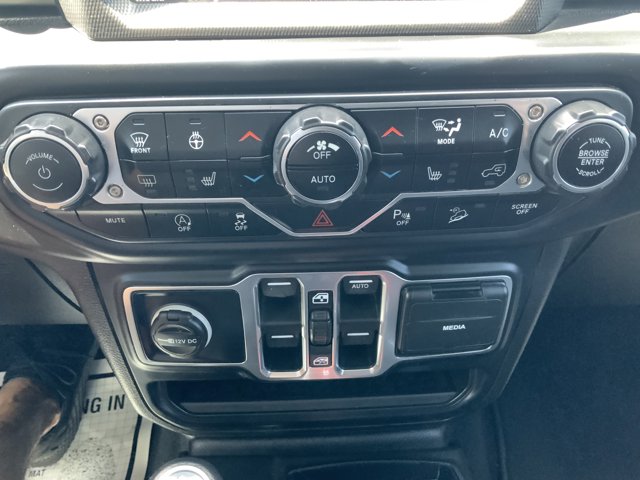 2019 Jeep Wrangler Unlimited Sahara photo 26